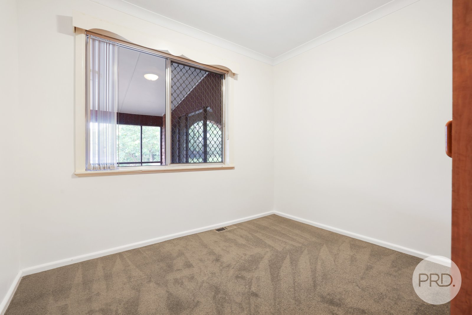 4 Campbell Street TAMWORTH 8