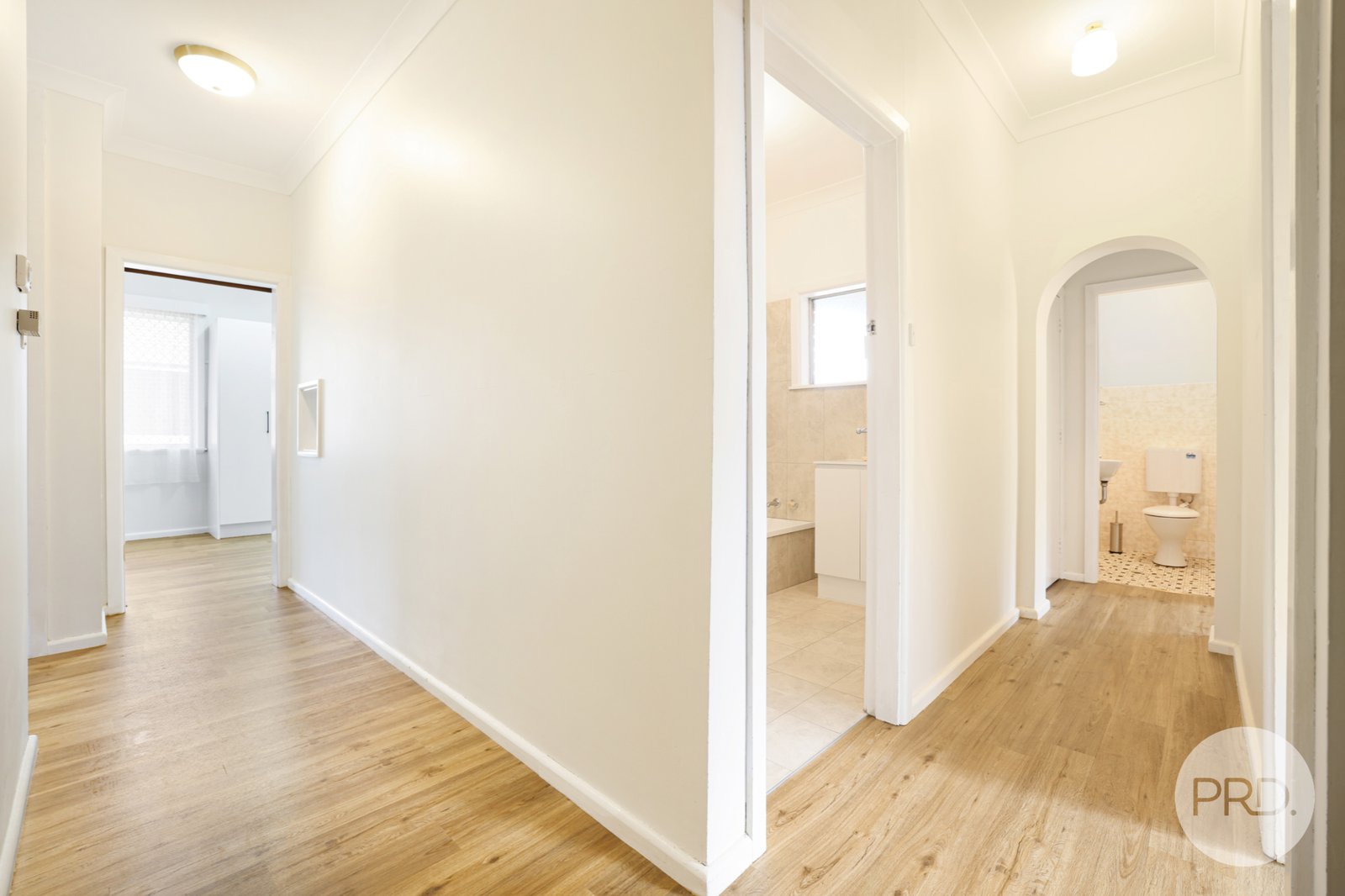 4 Campbell Street TAMWORTH 11