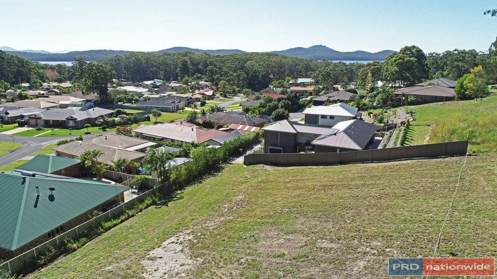 4 Candlebark Court LAKEWOOD 3
