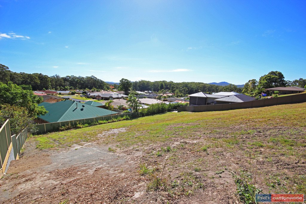 4 Candlebark Court LAKEWOOD 7