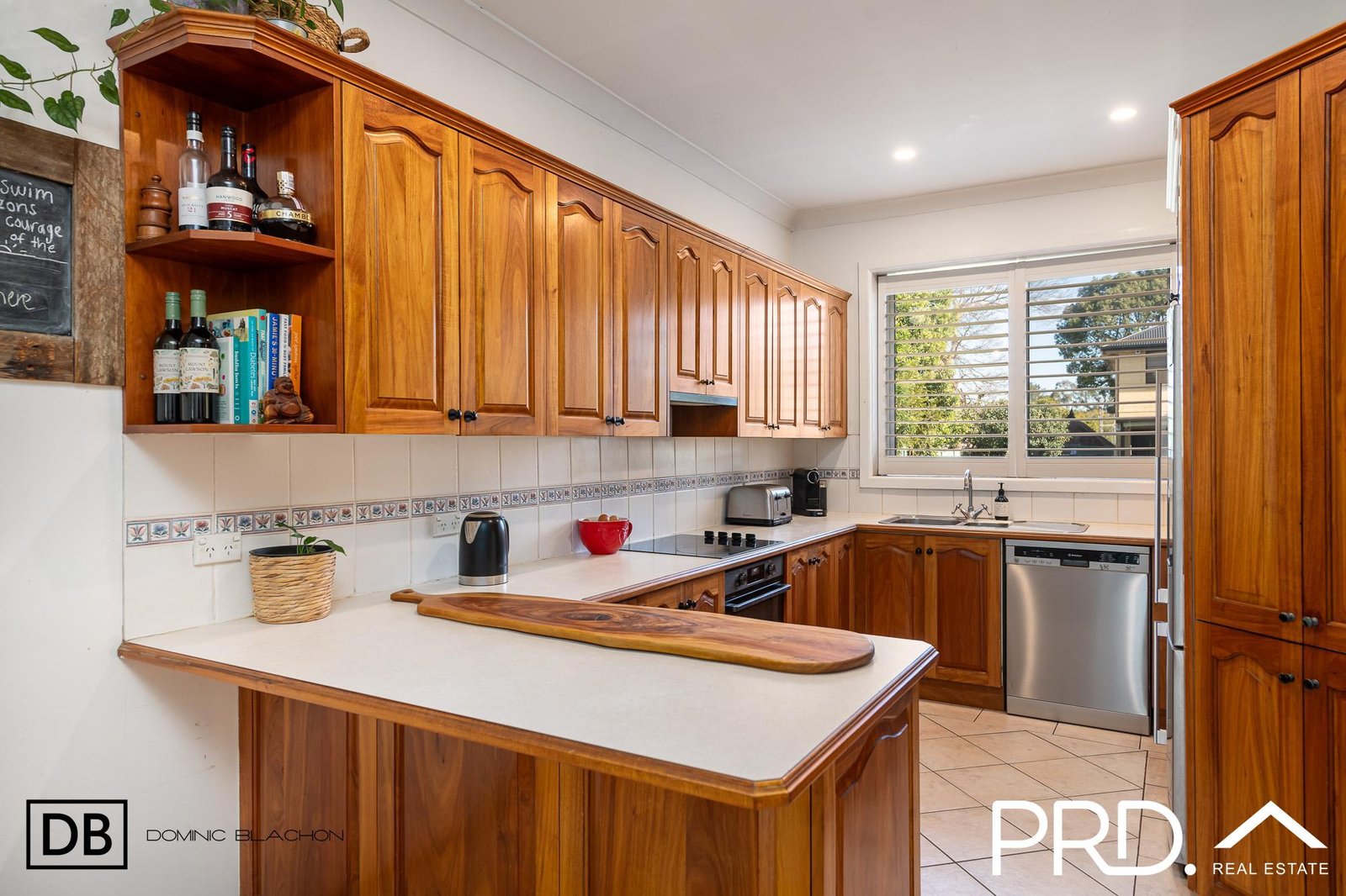 4 Carlowrie Crescent EAST HILLS 4