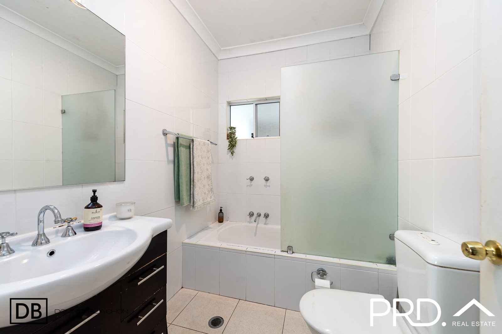 4 Carlowrie Crescent EAST HILLS 6