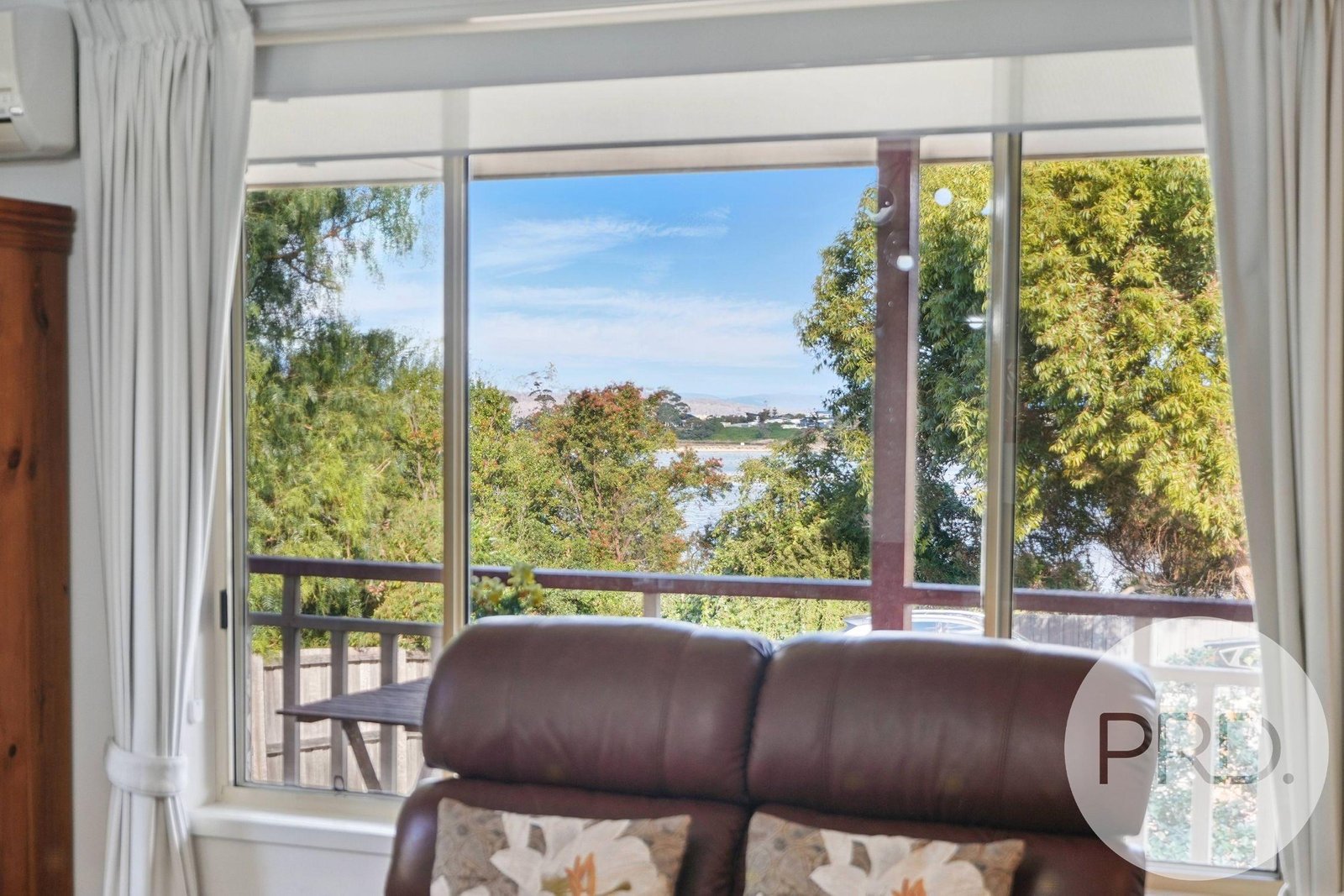 4 Carlton River Esplanade CARLTON RIVER 6