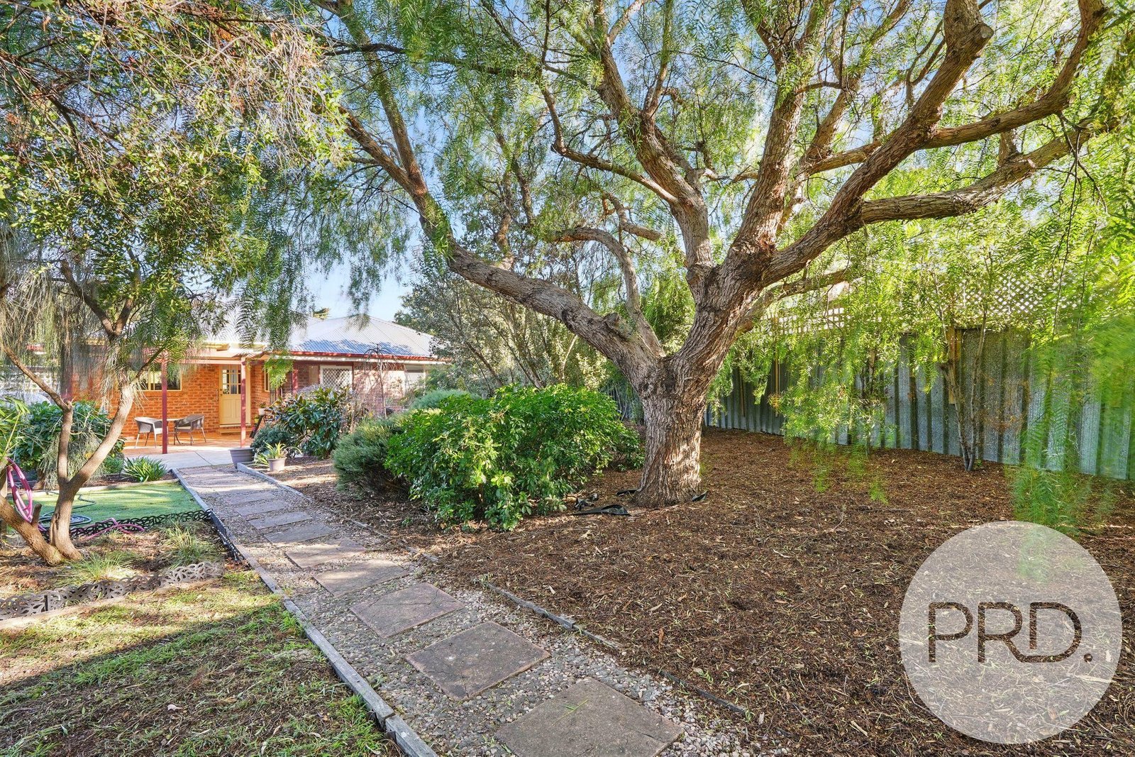 4 Carlton River Esplanade CARLTON RIVER 27