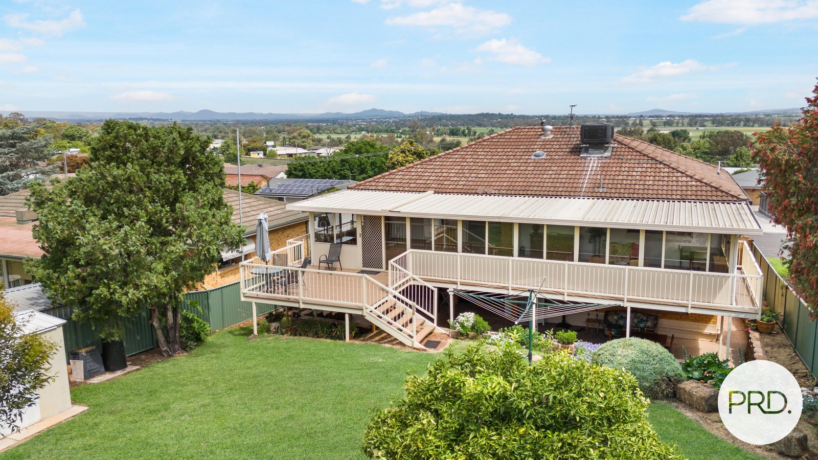 4 Carmichael Avenue TAMWORTH 17