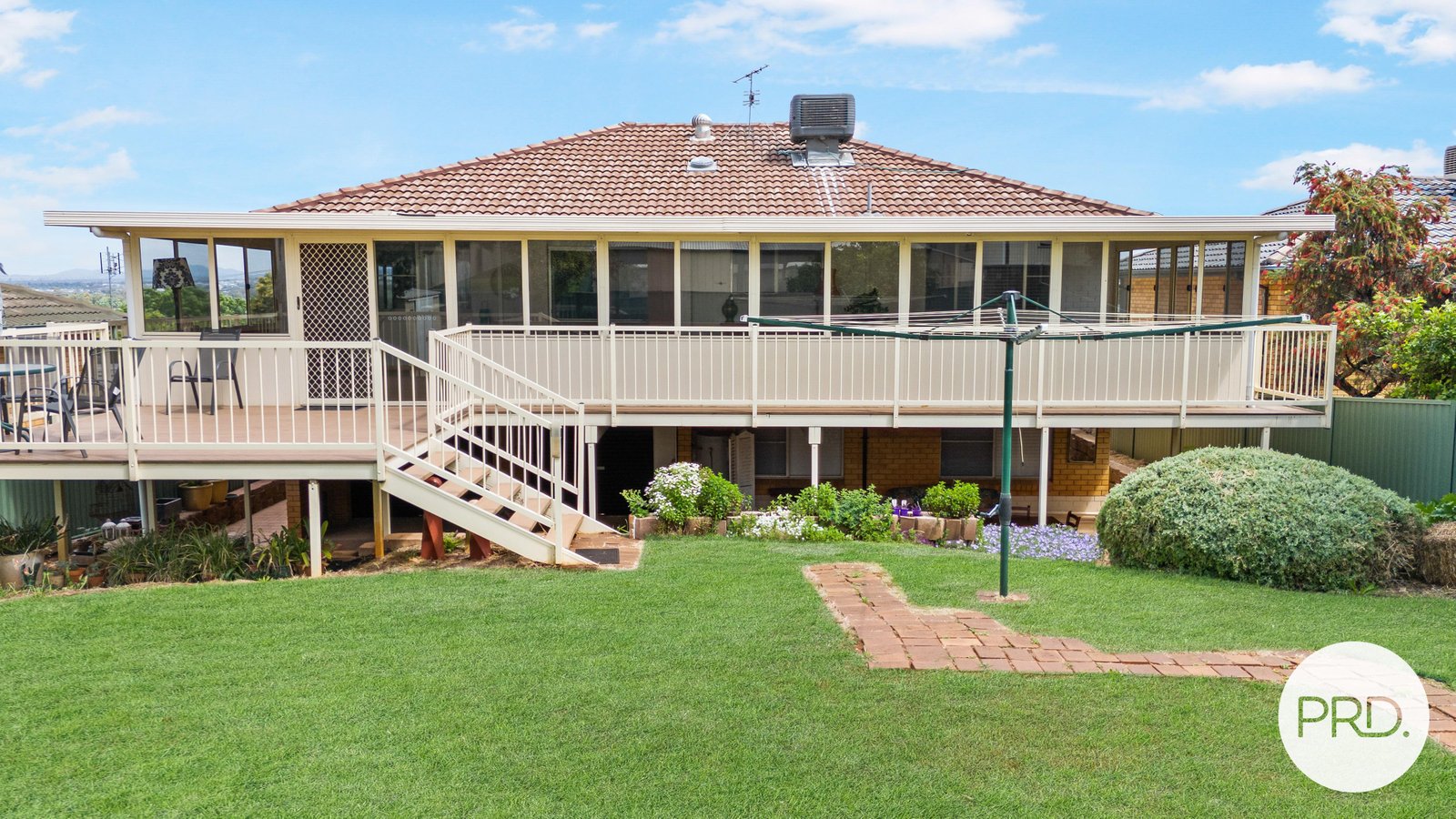 4 Carmichael Avenue TAMWORTH 18