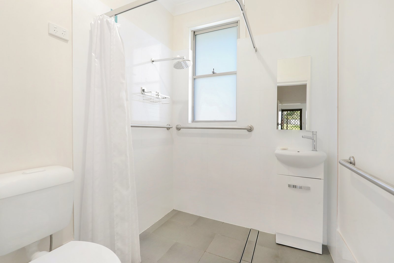 4 Carnarvon Street BERKELEY 6