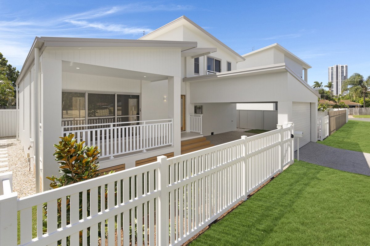 4 Carwell Drive Burleigh Waters 14