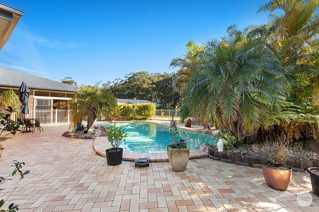4 Casuarina Close ONE MILE 11
