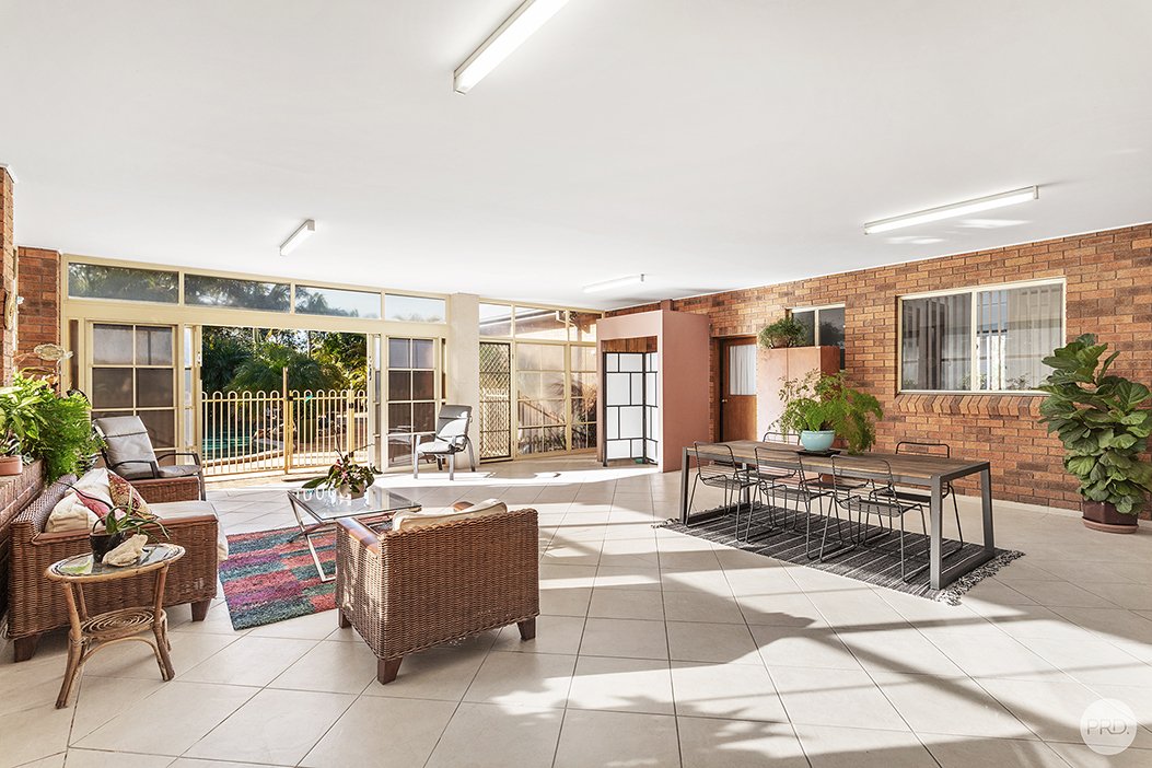 4 Casuarina Close ONE MILE 12