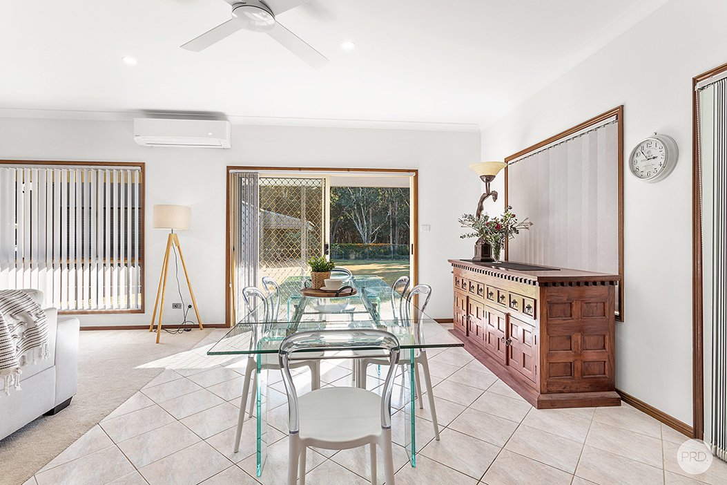 4 Casuarina Close ONE MILE 15