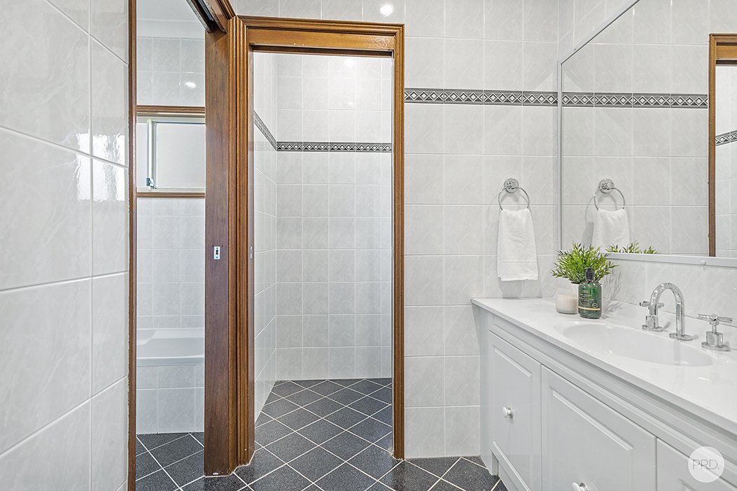 4 Casuarina Close ONE MILE 25