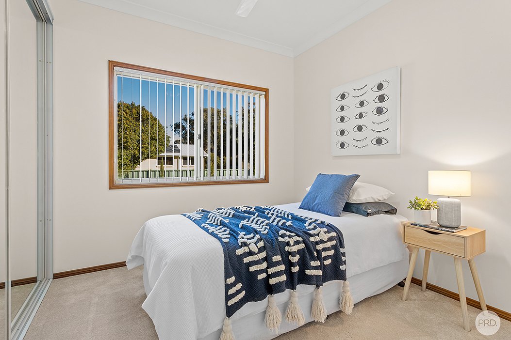 4 Casuarina Close ONE MILE 28