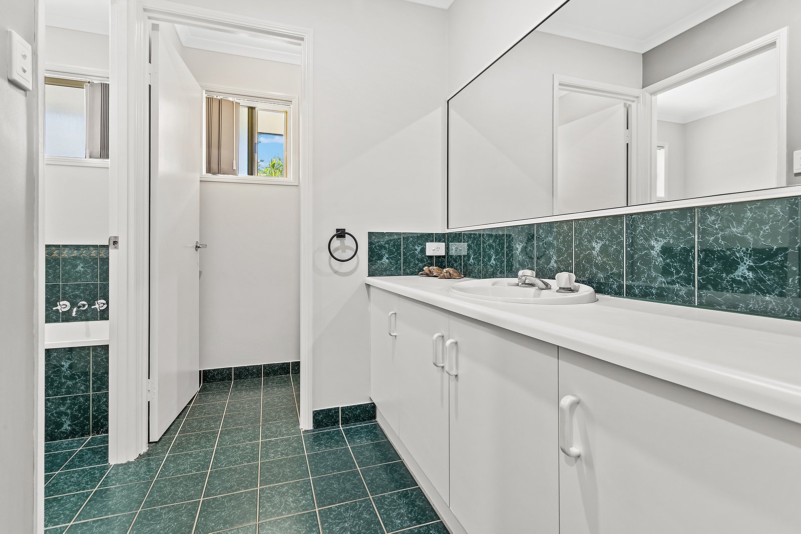 4 Catherine Crescent JUBILEE POCKET 10