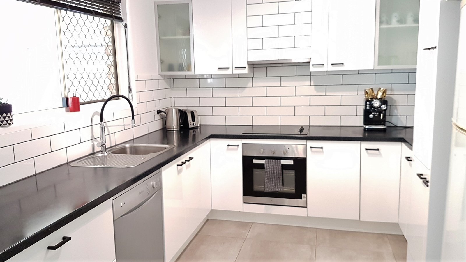 4 Cedar Crescent KAWUNGAN 6