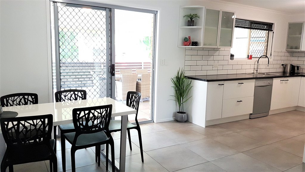 4 Cedar Crescent KAWUNGAN 8