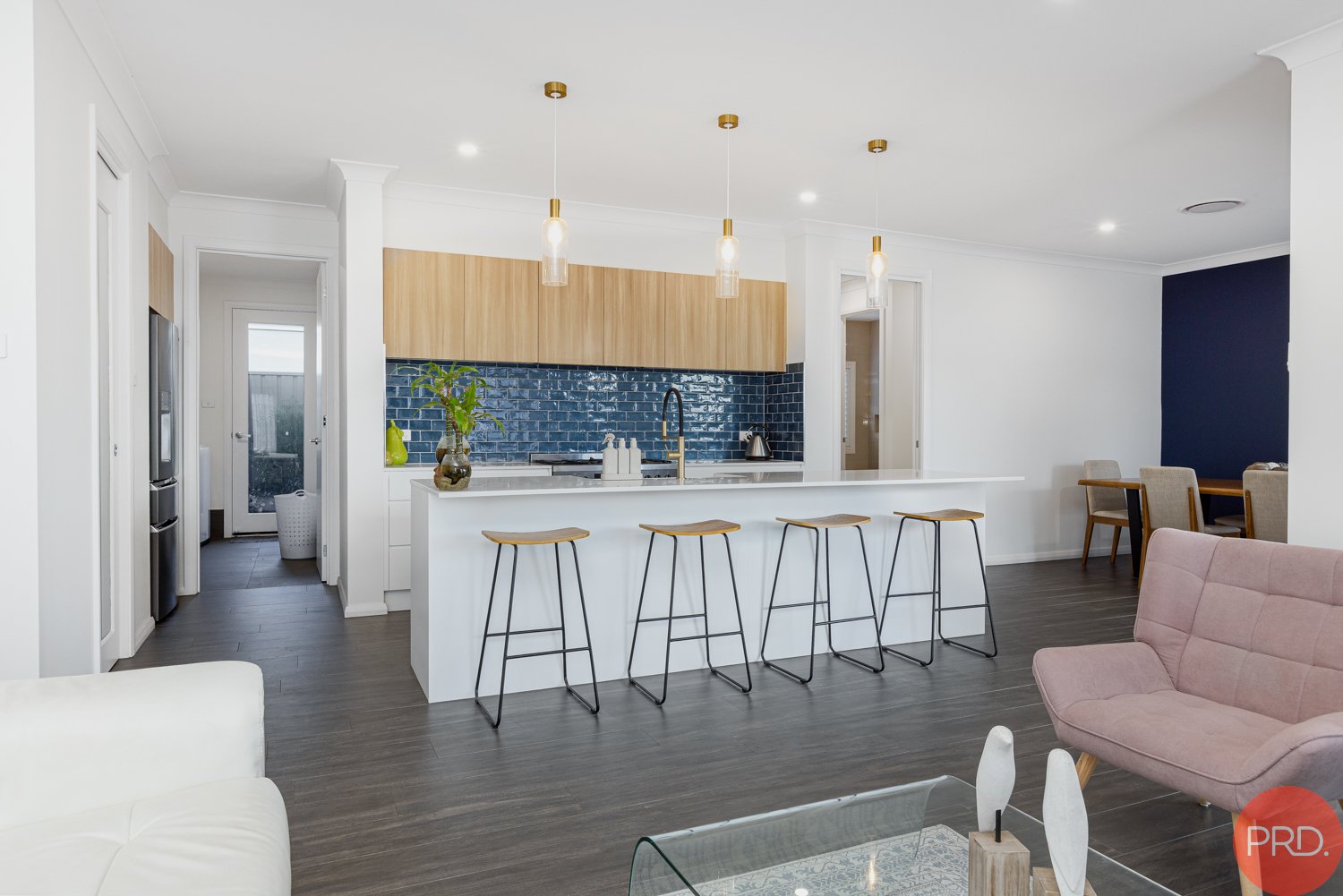 4 Charbray Street LOCHINVAR 9