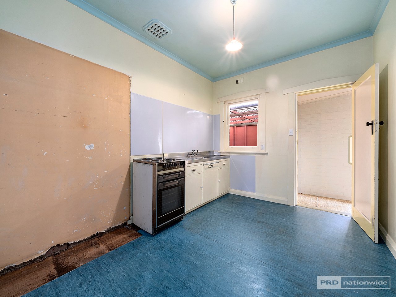 4 Charles Street MOONAH 8