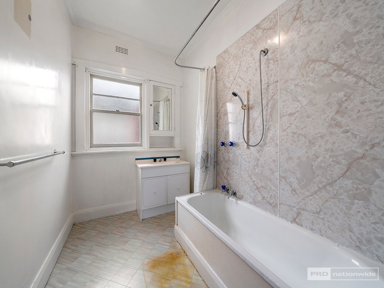 4 Charles Street MOONAH 12
