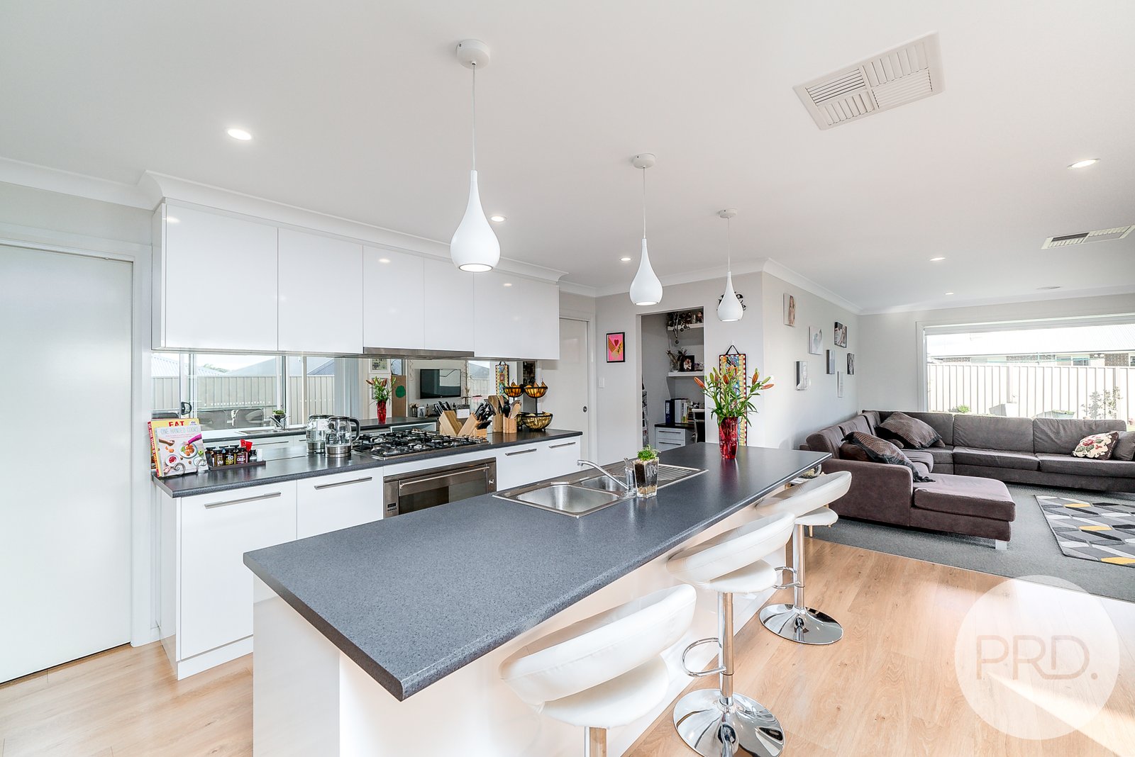 4 Charlton Street BOOROOMA 3