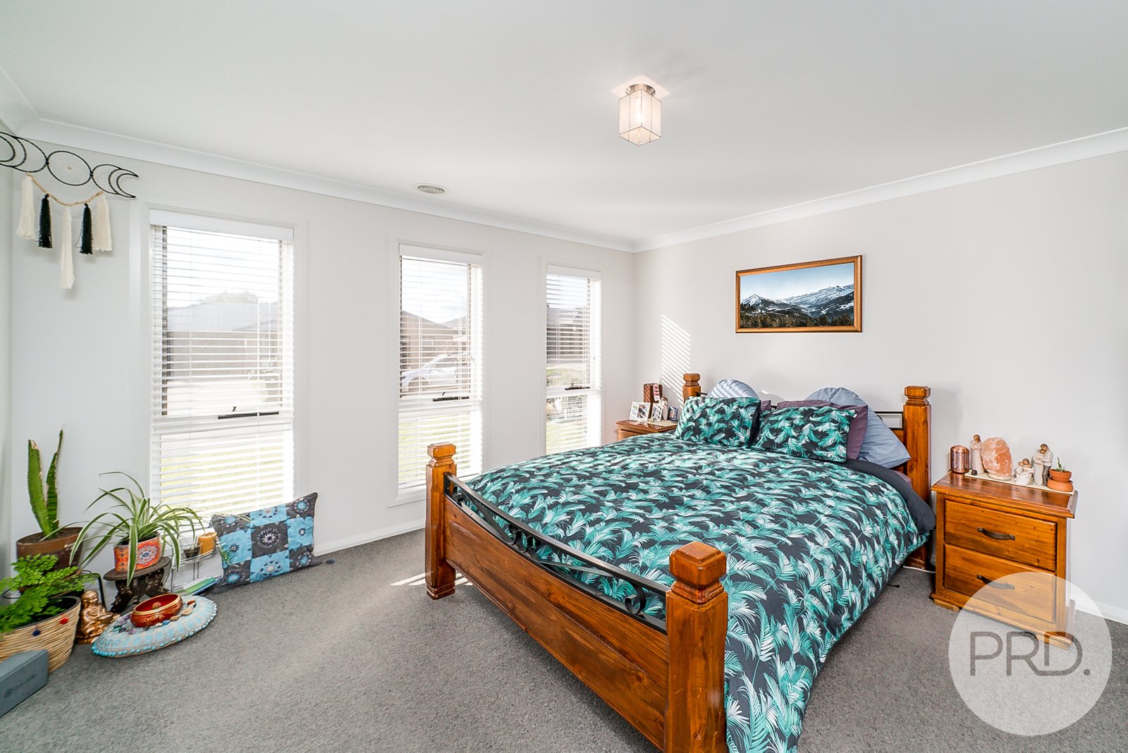 4 Charlton Street BOOROOMA 7