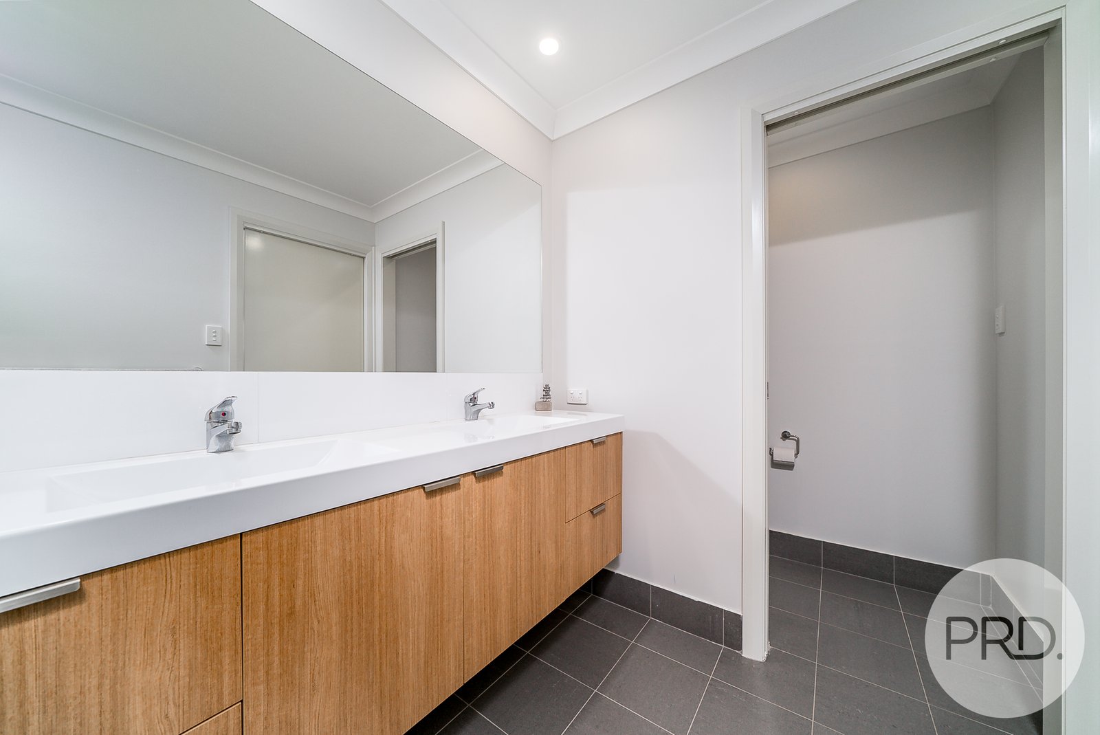 4 Charlton Street BOOROOMA 8