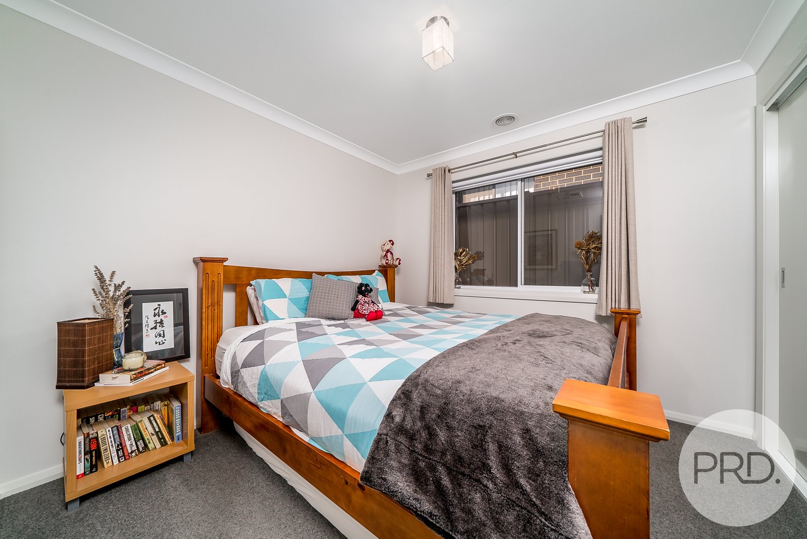 4 Charlton Street BOOROOMA 9