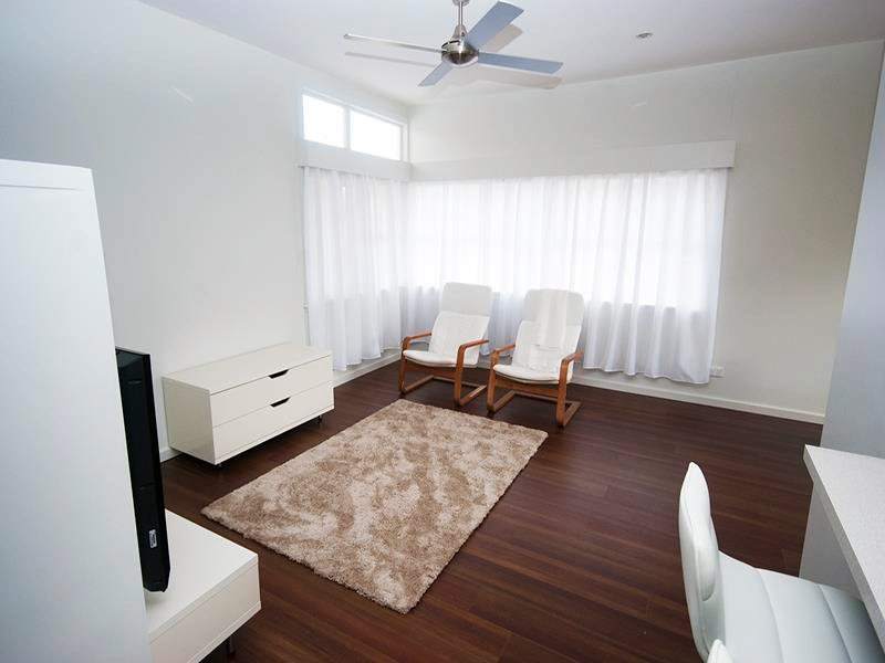 4 Chifley Crescent KOORINGAL 8