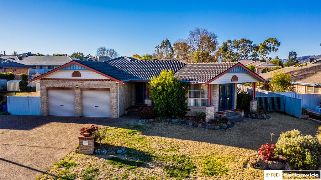 4 Clancy Court TAMWORTH 2