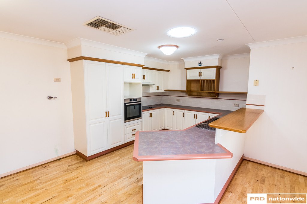 4 Clancy Court TAMWORTH 5