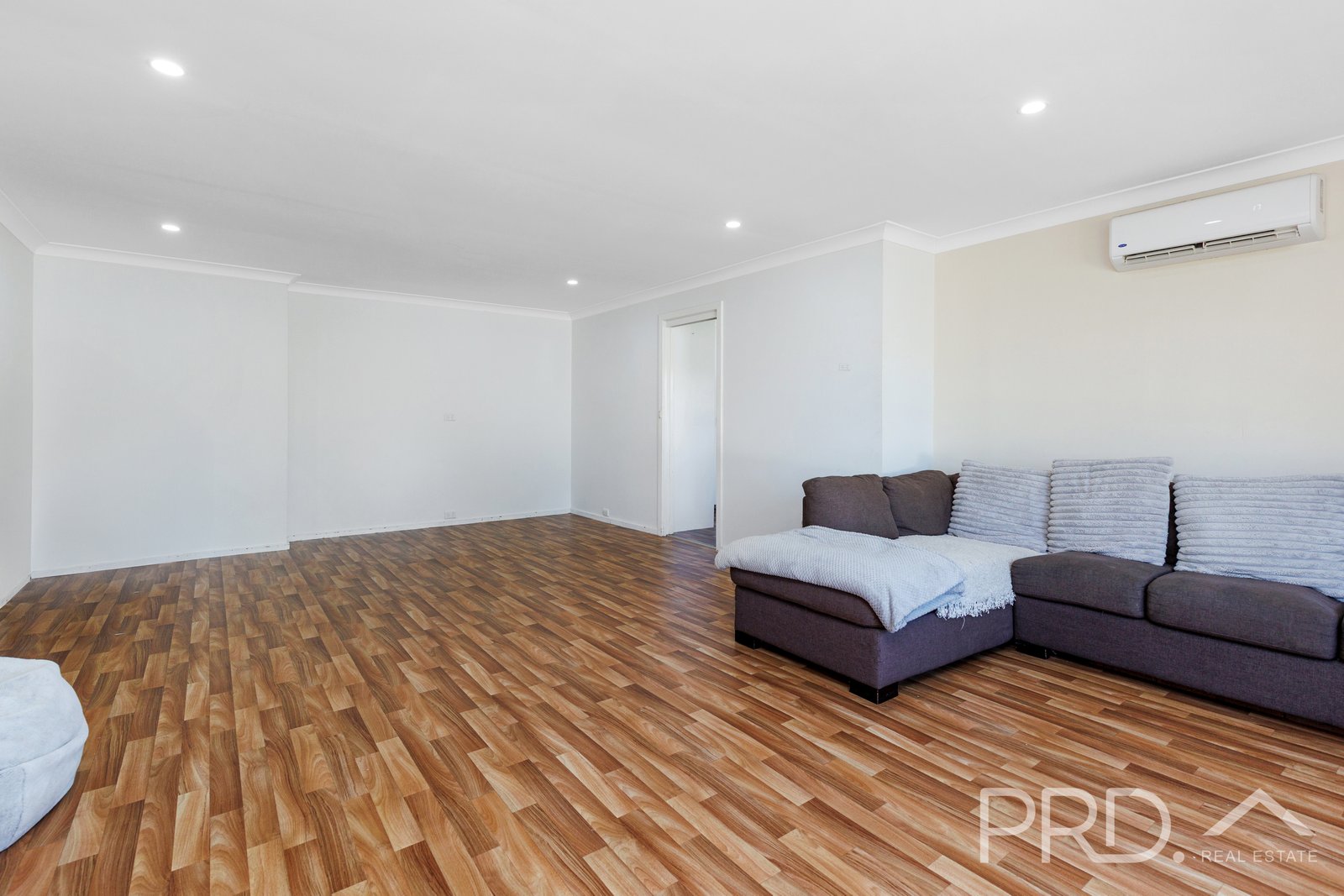 4 Clarence Street TUMUT 11