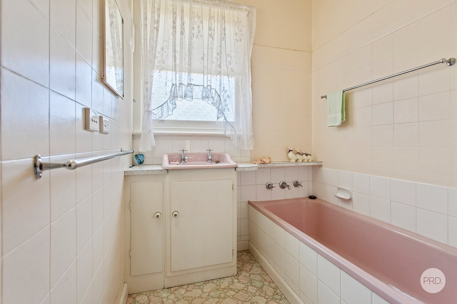 4 College Crescent FLORA HILL 8