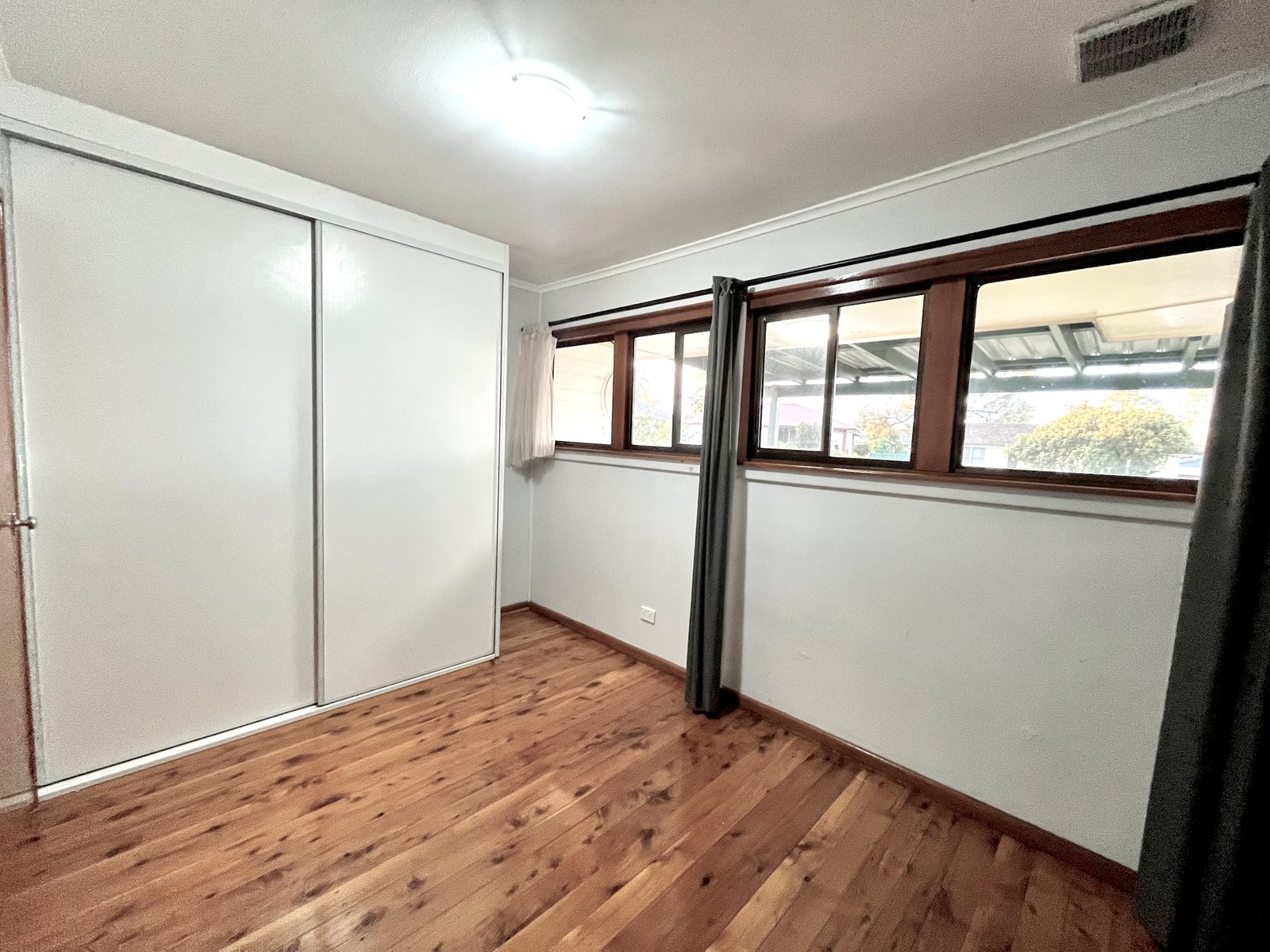 4 Collins Avenue LURNEA 5