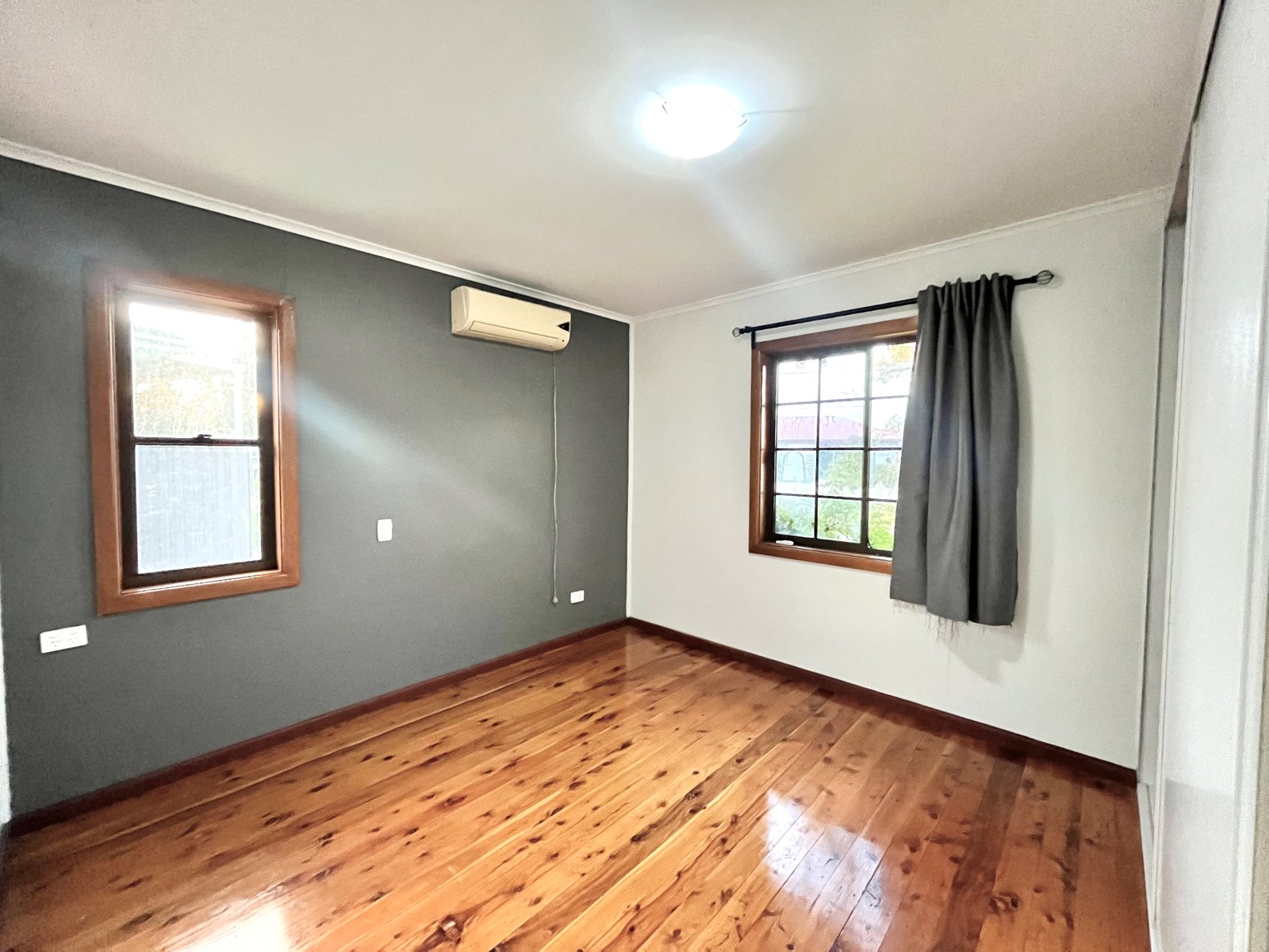 4 Collins Avenue LURNEA 6