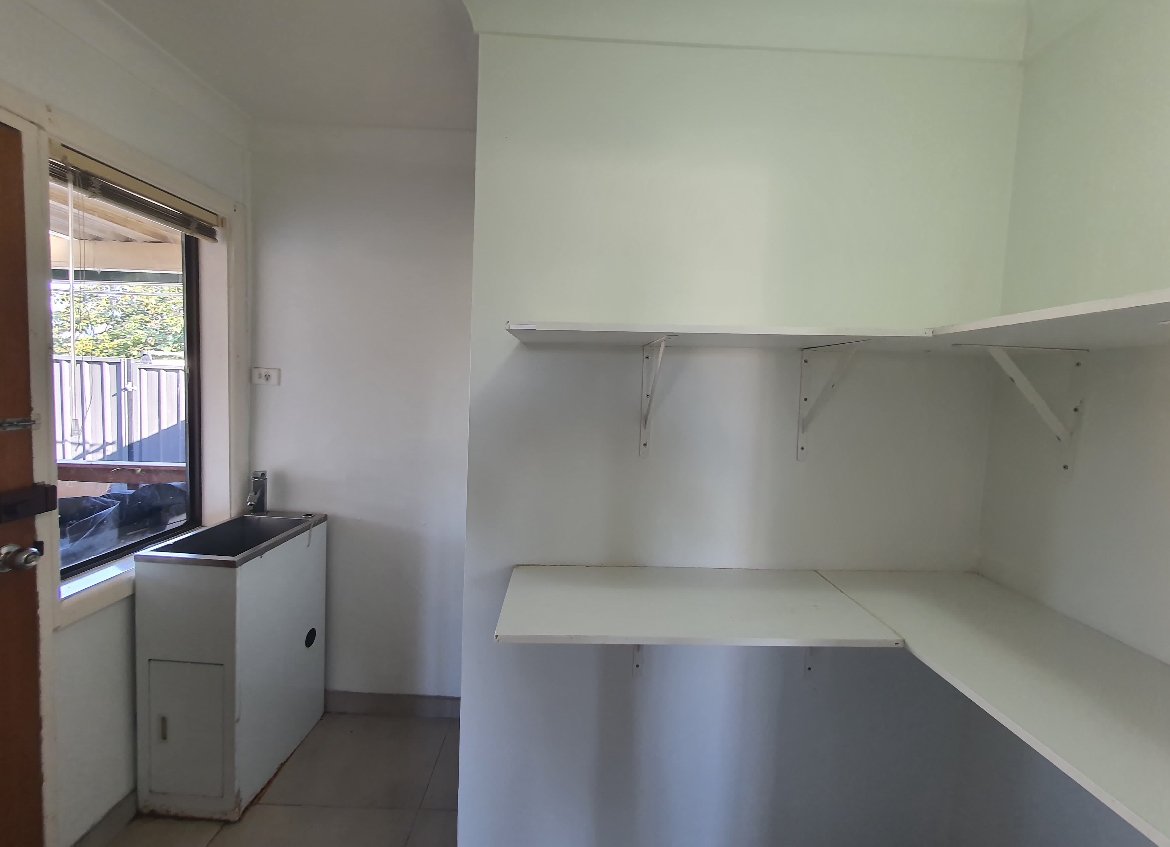 4 Collins Avenue LURNEA 9