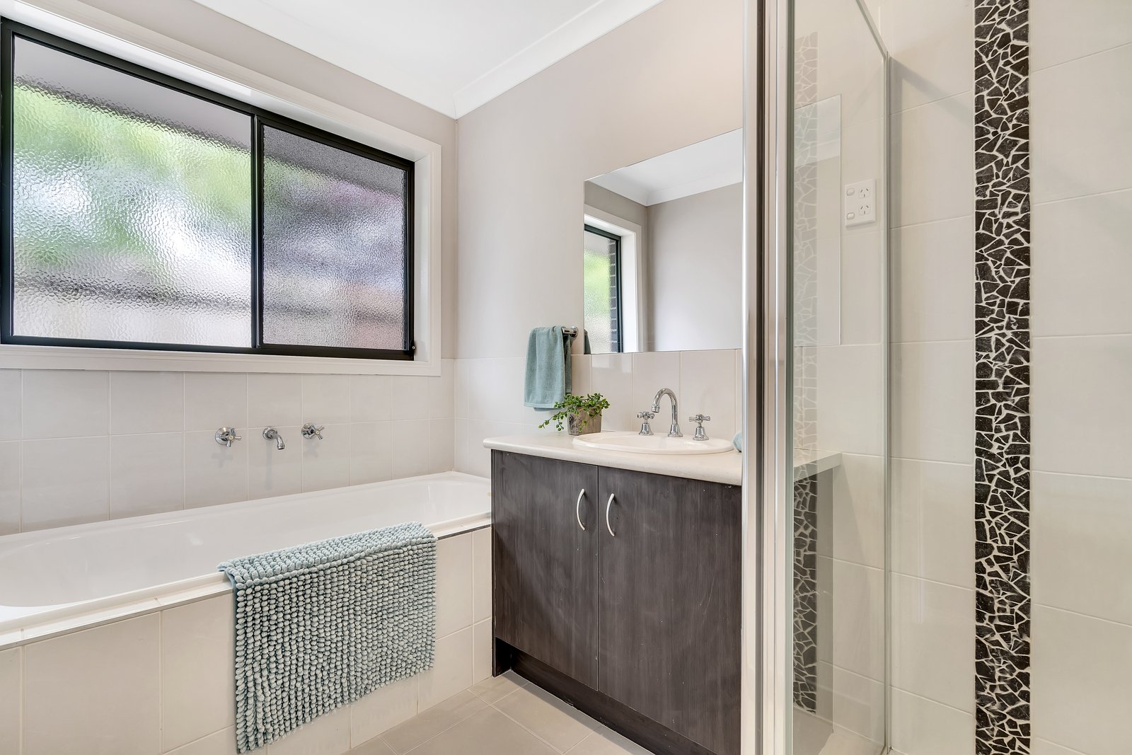 Real Estate and Property in 4 Colwyn Court, New Gisborne, VIC