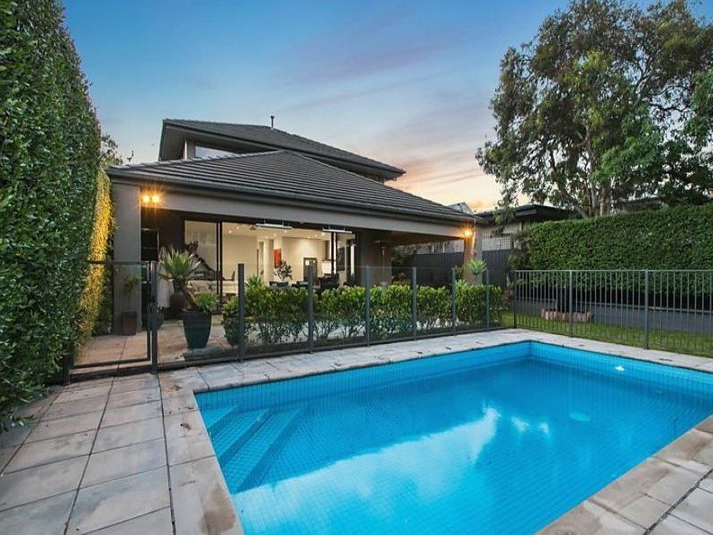Gallery: 4 Comas Road