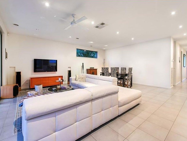 Gallery: 4 Comas Road