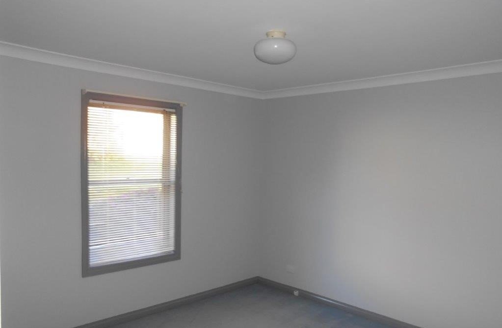 4 Coolamine Circuit TUMUT 8