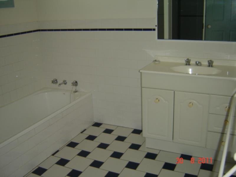 4 Coolamine Circuit TUMUT 6