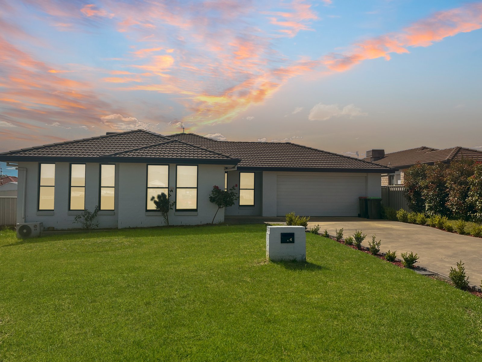 4 Coolamon Close TAMWORTH 1