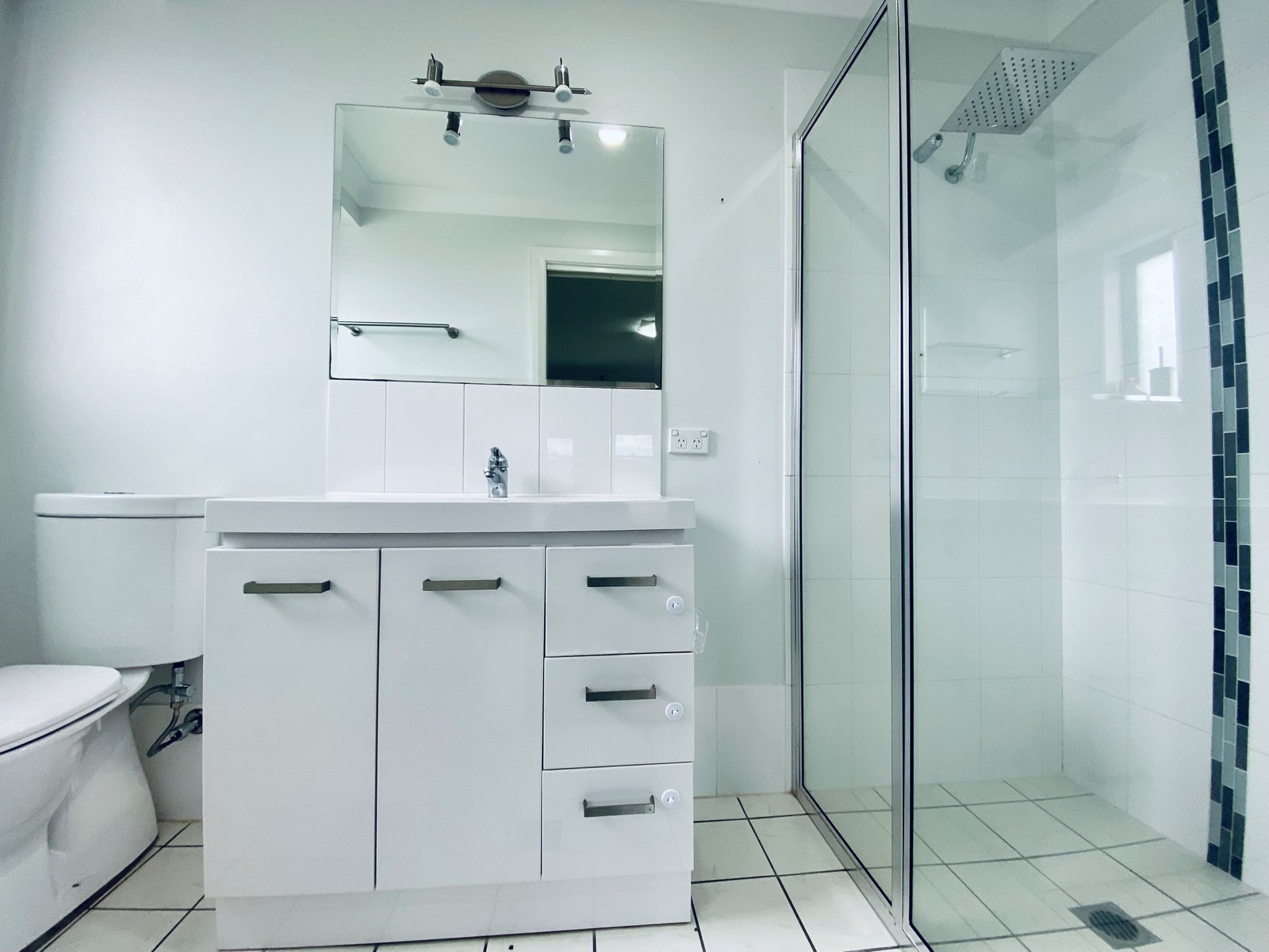 4 Coolamon Close TAMWORTH 5