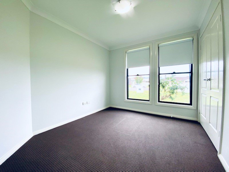 4 Coolamon Close TAMWORTH 6