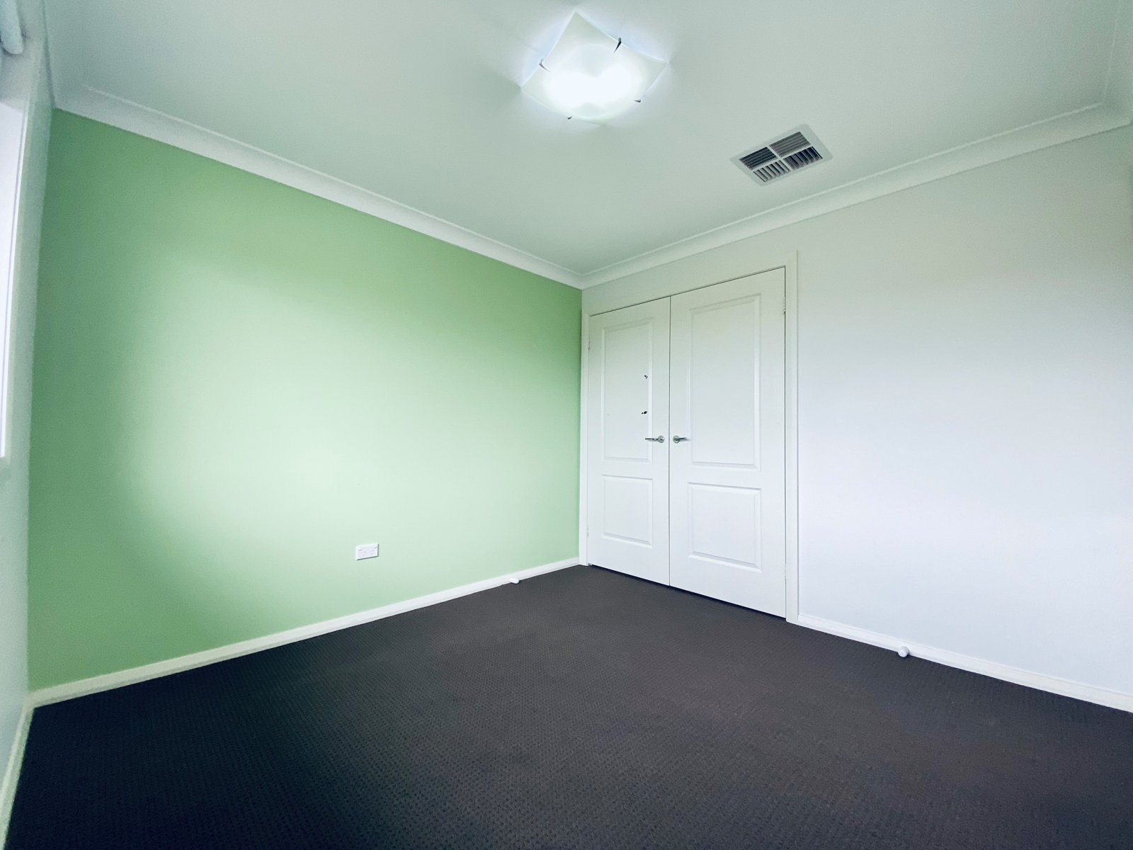 4 Coolamon Close TAMWORTH 7