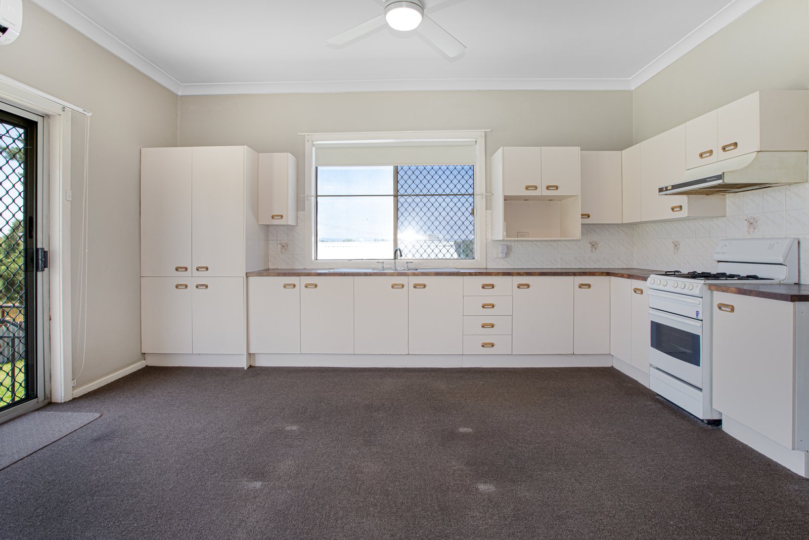 4 Cooma Street ABERMAIN 2