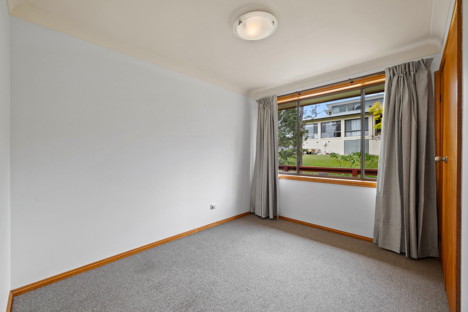 4 Cooroy Crescent YELLOW ROCK 9