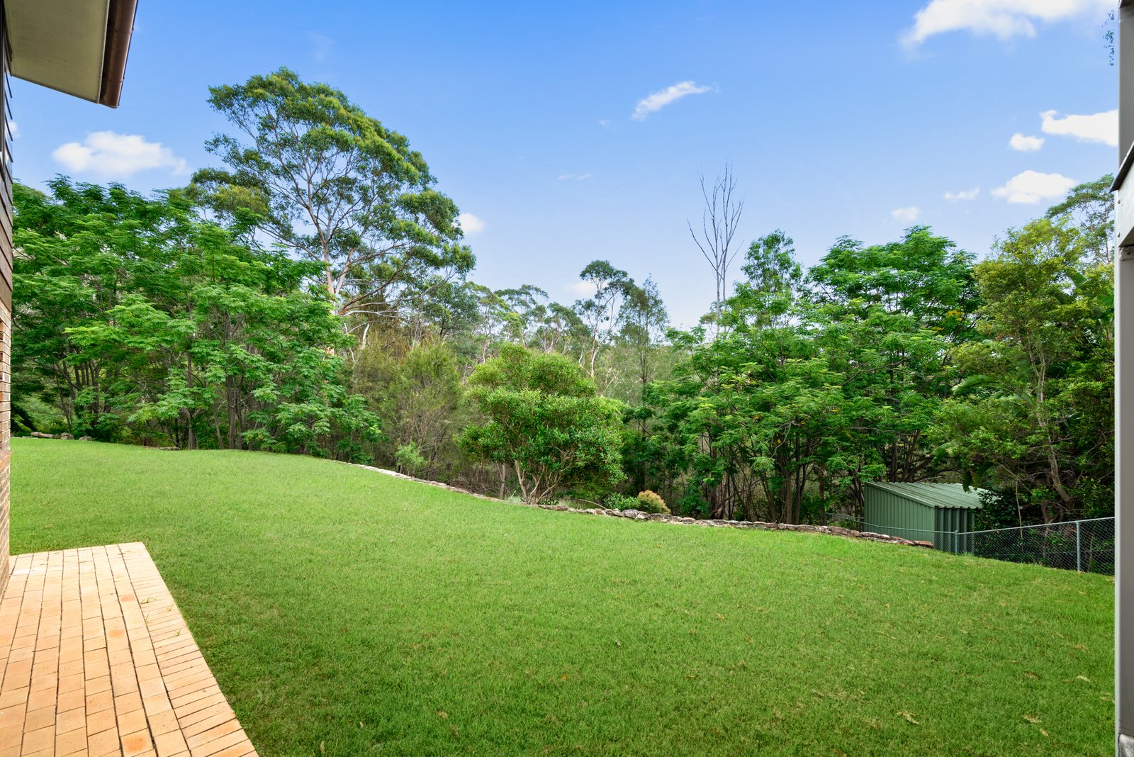 4 Cooroy Crescent YELLOW ROCK 13