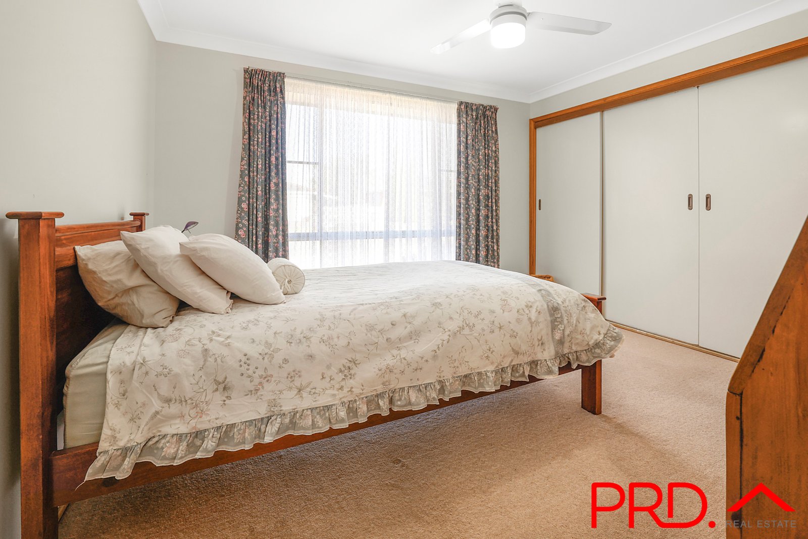 4 Craigends Place TAMWORTH 8