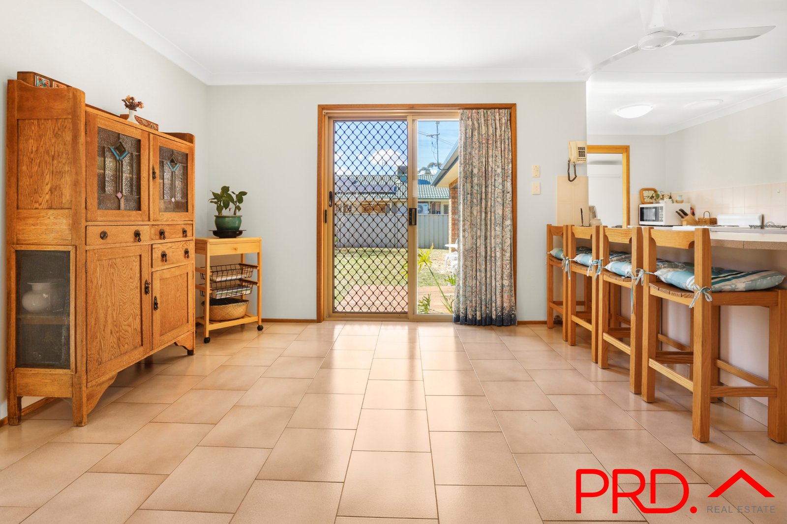 4 Craigends Place TAMWORTH 16