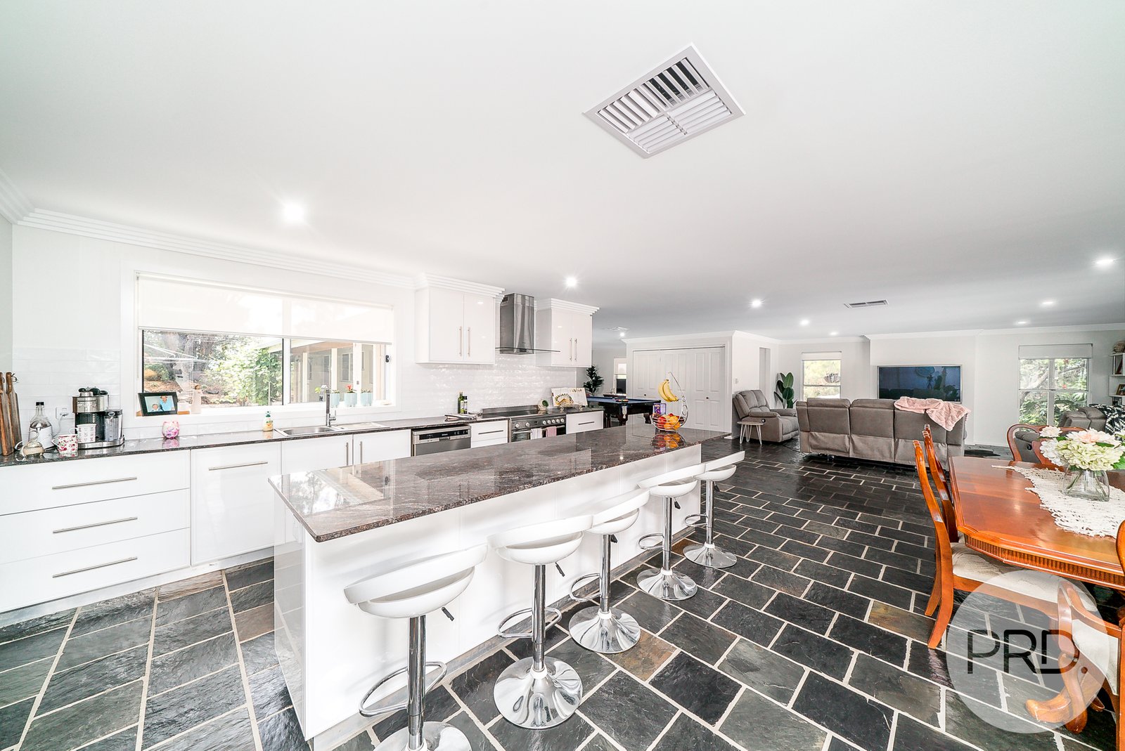 4 Crest Avenue SAN ISIDORE 6